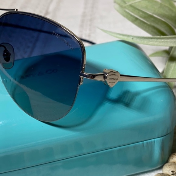 Tiffany & Co. Accessories - Return to Tiffany Sunglasses